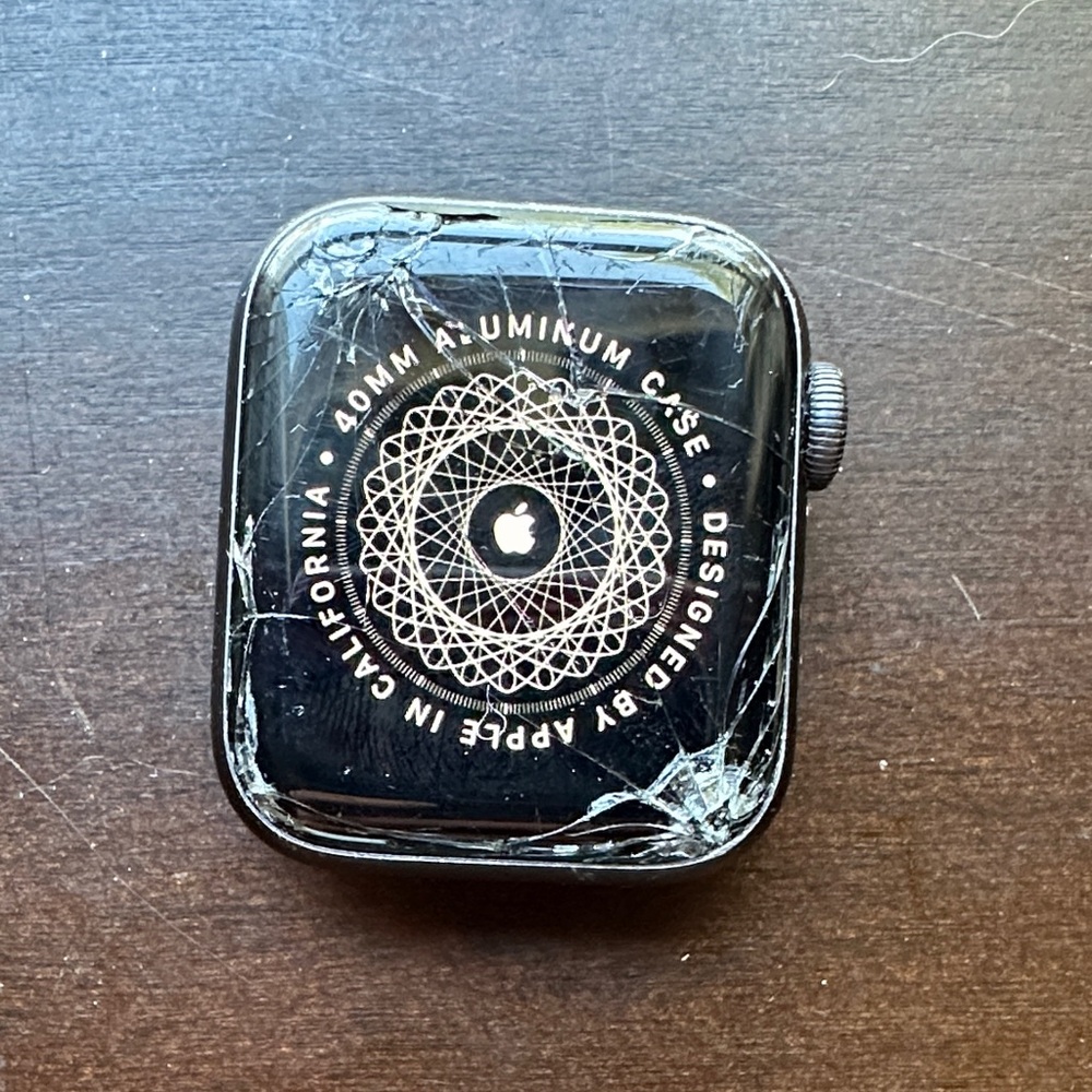 Apple Black Aluminum Smartwatch 40mm- cracked face